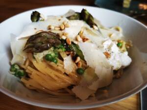 asperge parmesan burrata